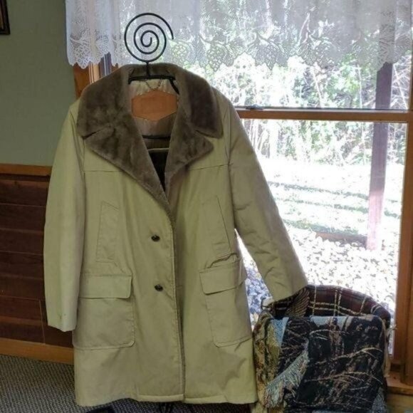 Woolrich Vintage Heavy Lined Tan Winter Sz L-40 Long Button Collared Pocket Coat - Picture 1 of 10